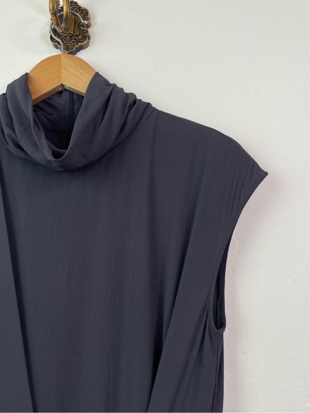 Brunello Cucinelli Draped Silk Mockneck Gray Cap Sleeve Monili Tunic Mini Dress - Picture 7 of 16